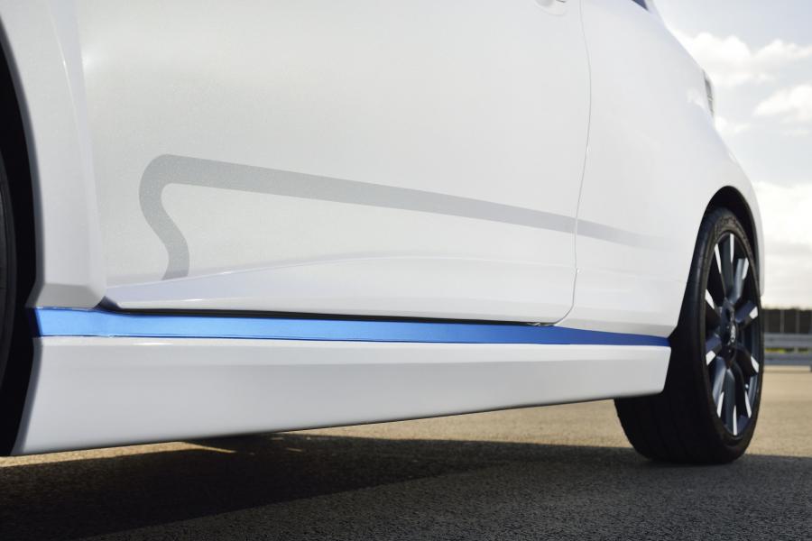 Детали экстерьера Toyota Yaris Hybrid-R Concept 2013 года  (фото 6 из 42)